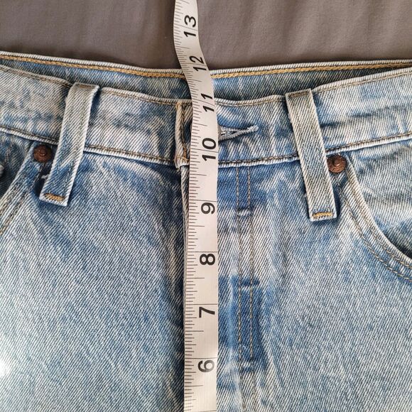 Levis Premium 501 Skinny Jeans Womens 30x28 Medium Wash Blue Button Fly Denim - Picture 8 of 11